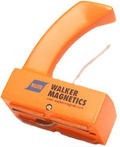 Handy magnet with release handle